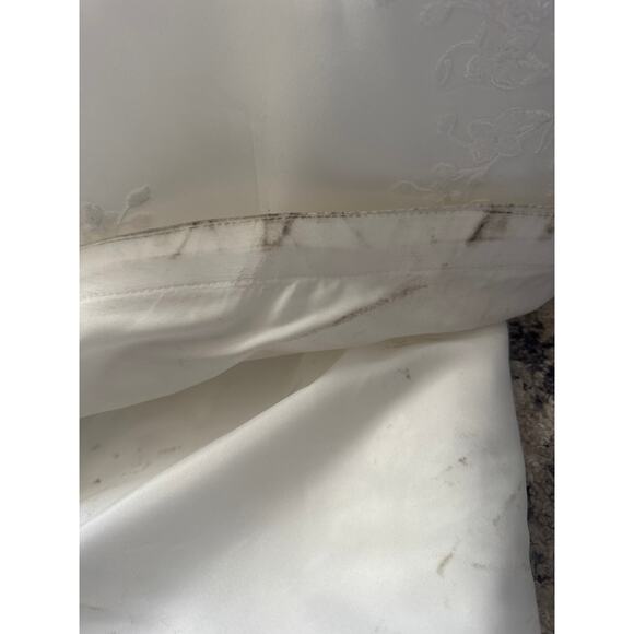 Martina Liana White Wedding Dress - Picture 14 of 16